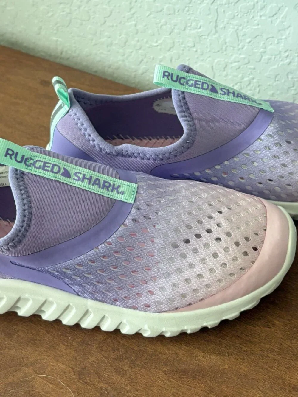 Rugged Shark Aqua Flo Water Shoes Girls Purple Slip-On Like New. (CT)